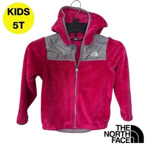 NORTH FACE 🌄 Kids Pink & Gray Cozy and Warm Fleece Jacket (Size 5T/5B)